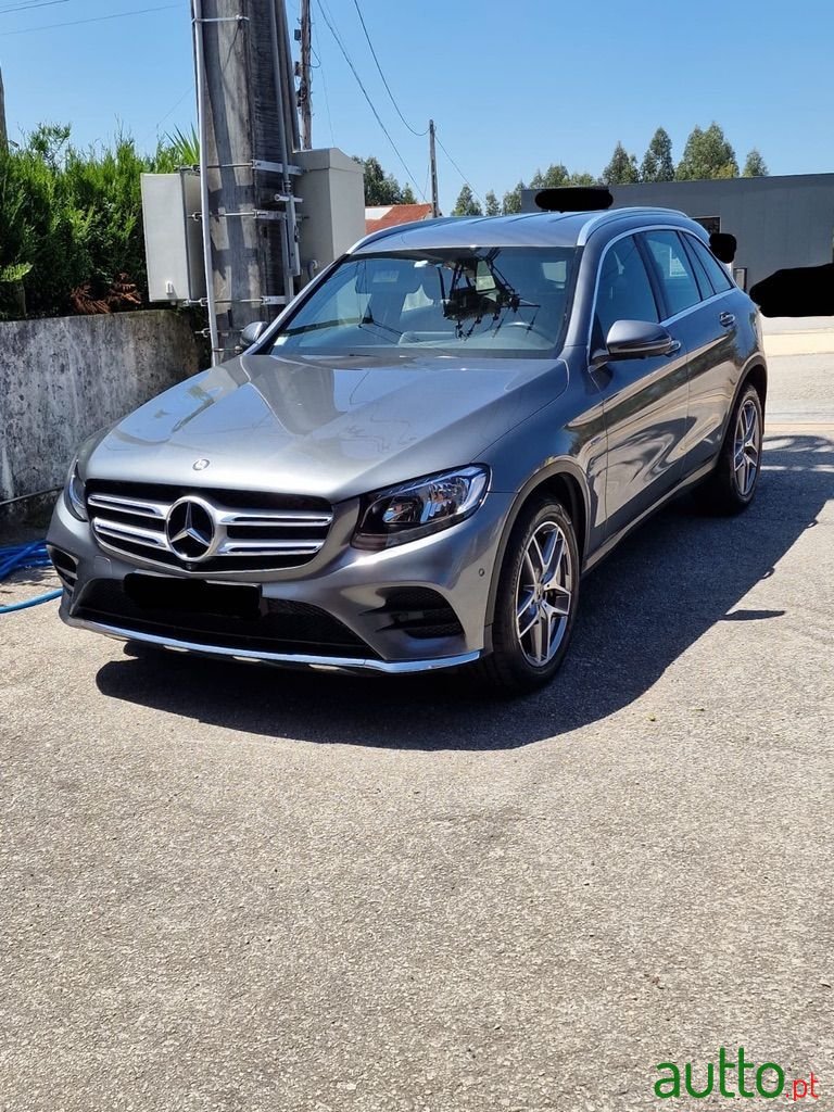 2017' Mercedes-Benz Glc-350 photo #2