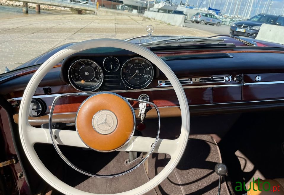 1967' Mercedes-Benz 250 photo #5