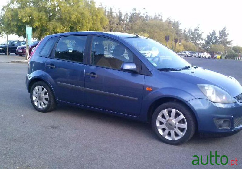 2006' Ford Fiesta photo #1