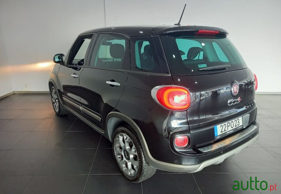 2015' Fiat 500L photo #4