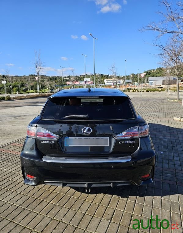 2015' Lexus CT 200h Sport Edition photo #3