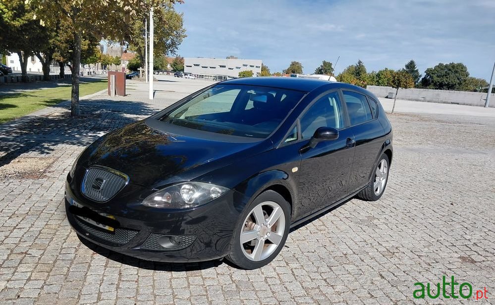 2006' SEAT Leon photo #1