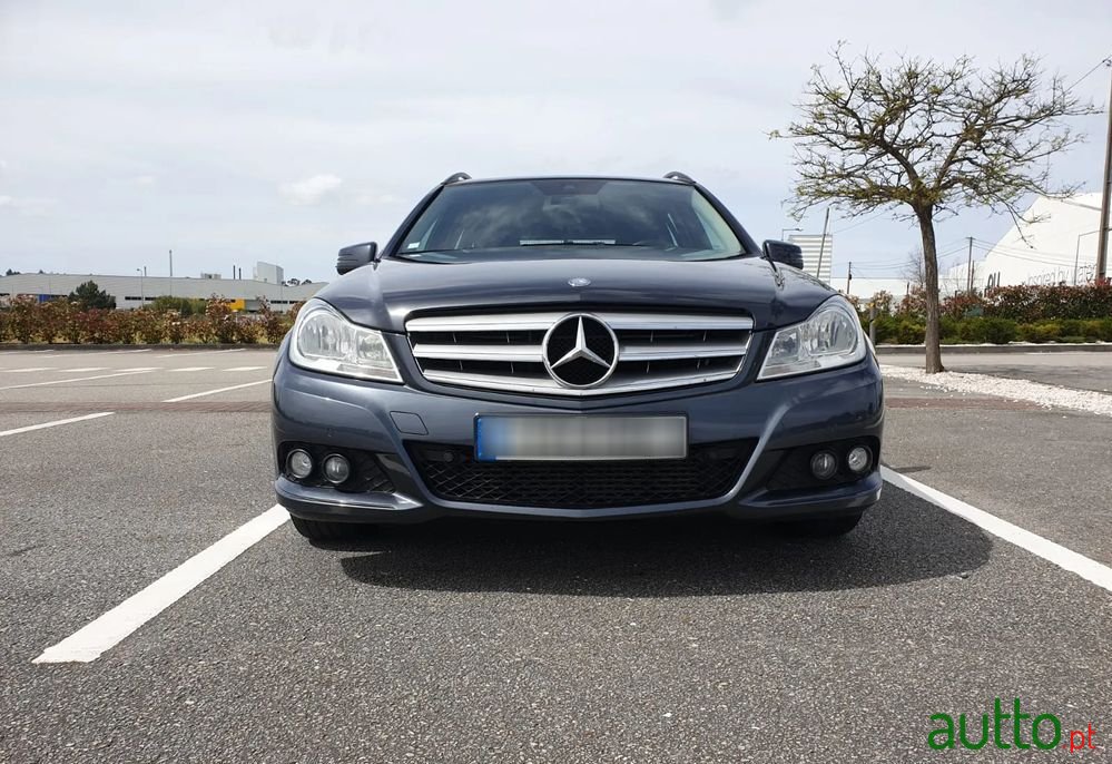 2013' Mercedes-Benz Classe C photo #5