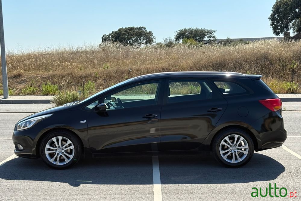 2013' Kia Ceed Sw photo #2