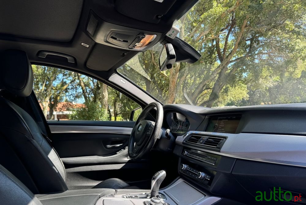 2010' BMW 535 D Auto photo #5