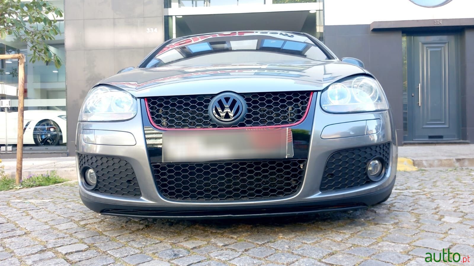 2008' Volkswagen Golf photo #5