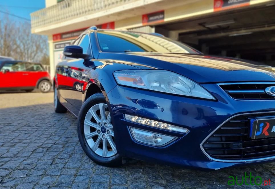 2011' Ford Mondeo Sw photo #4