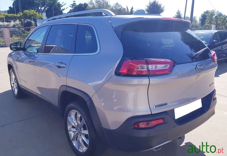 2016' Jeep Cherokee photo #6