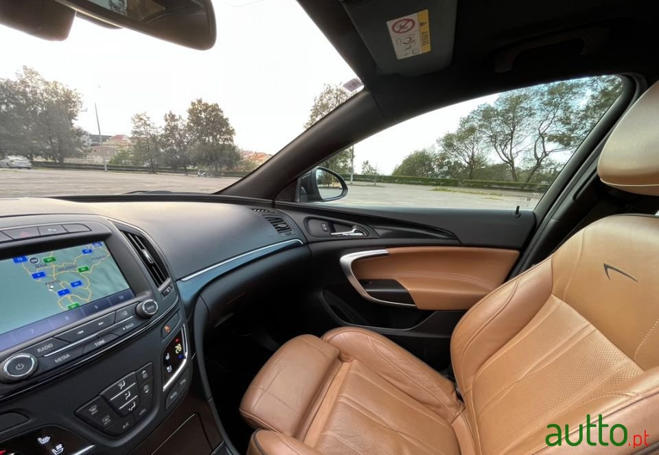 2014' Opel Insignia Sports Tourer photo #3