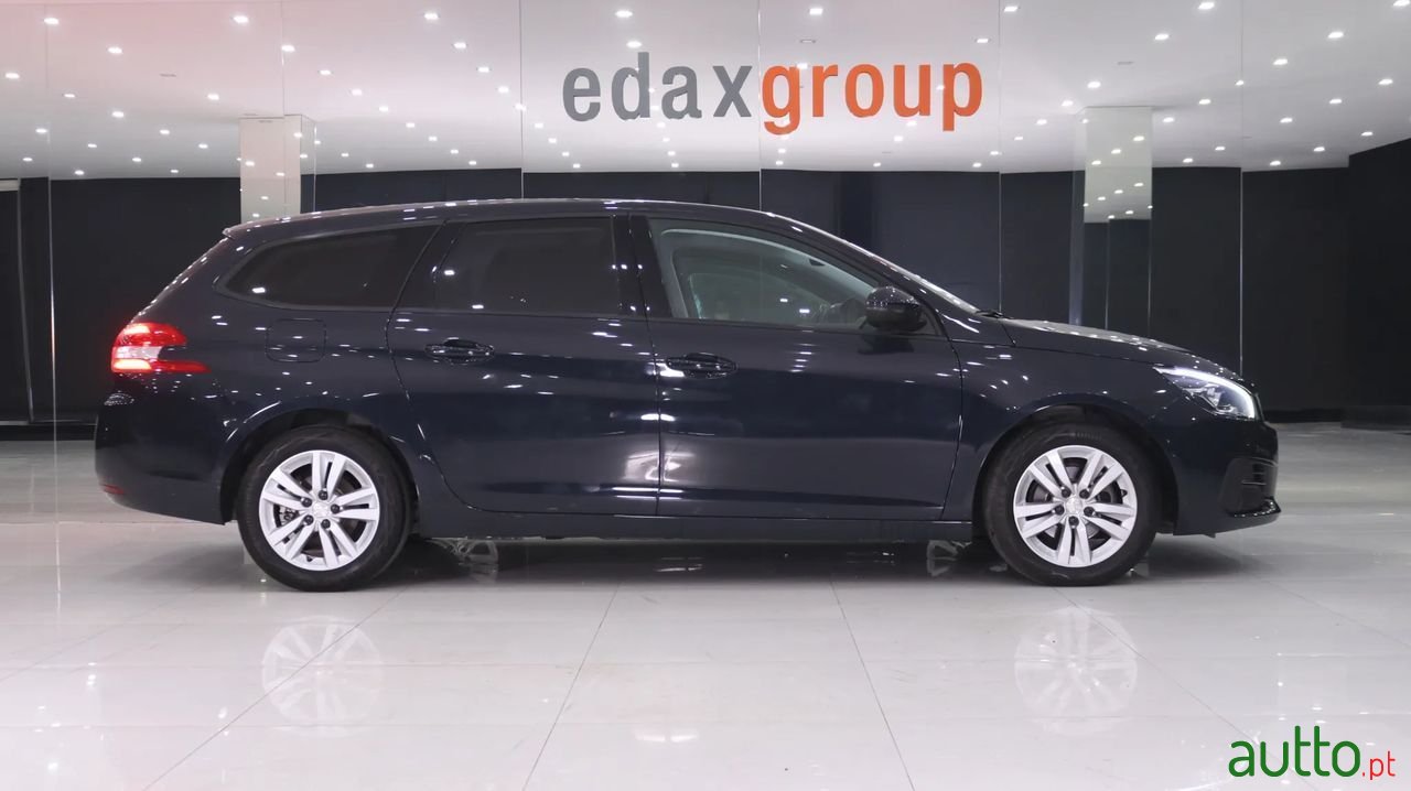 2018' Peugeot 308 Sw photo #2