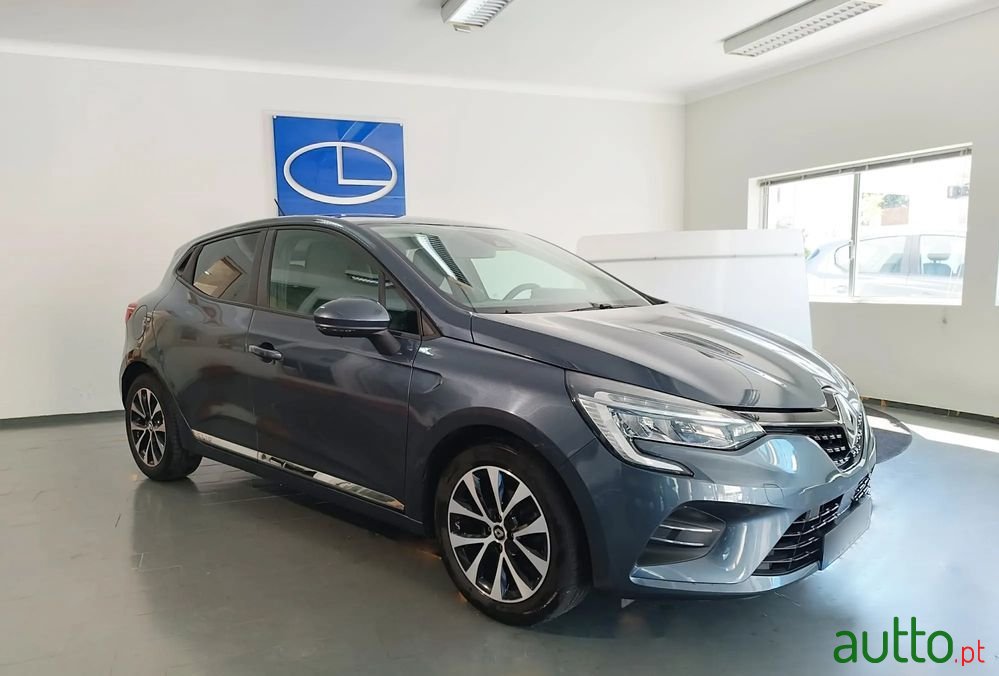 2021' Renault Clio photo #3