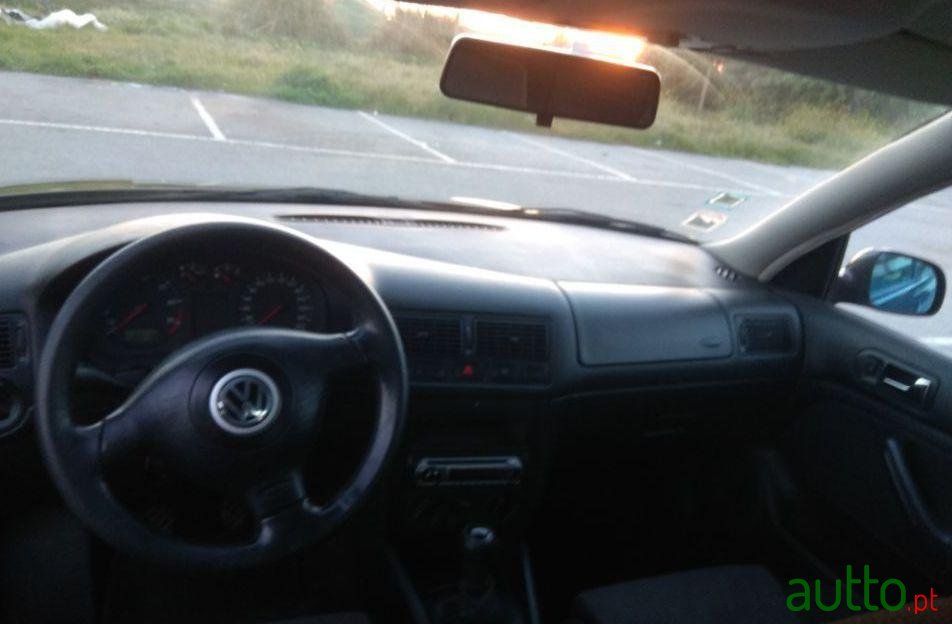 1998' Volkswagen Golf photo #1