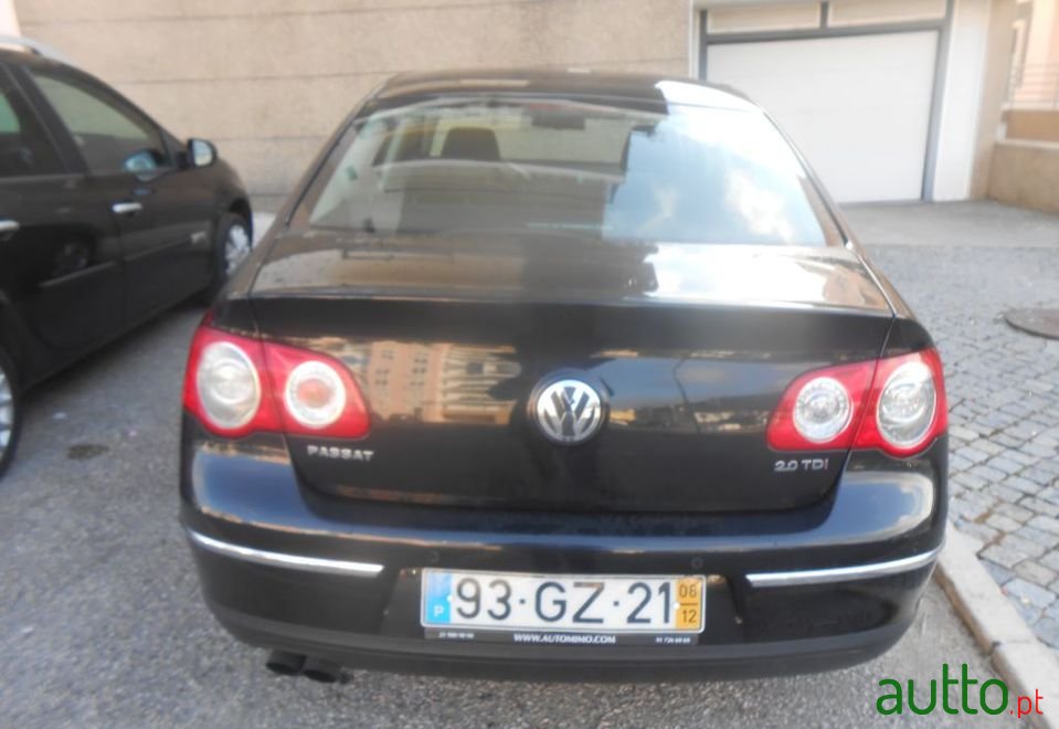 2008' Volkswagen Passat Sport photo #4