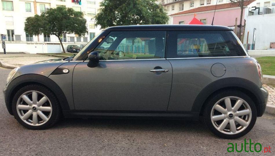 2009' MINI Cooper photo #2
