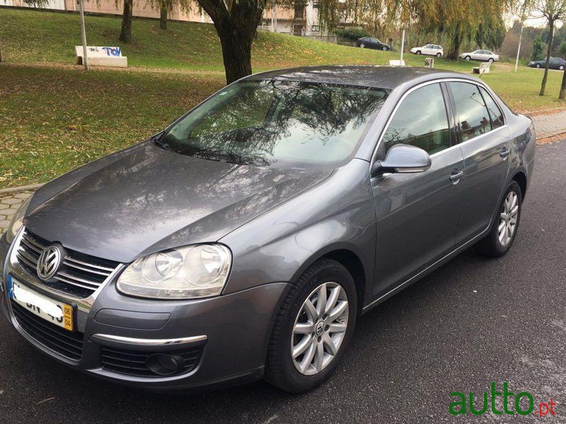 2006' Volkswagen Jetta 2.0 Tdi Confortline photo #1