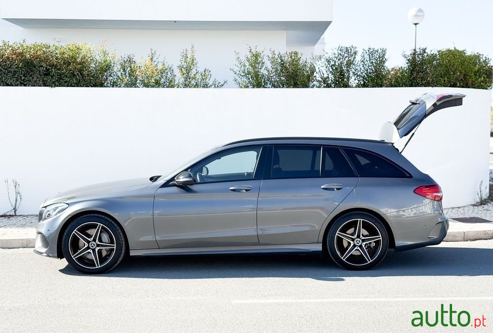 2017' Mercedes-Benz Classe C E photo #3