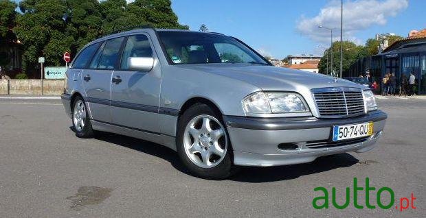1999' Mercedes-Benz C-220 Cdi photo #2