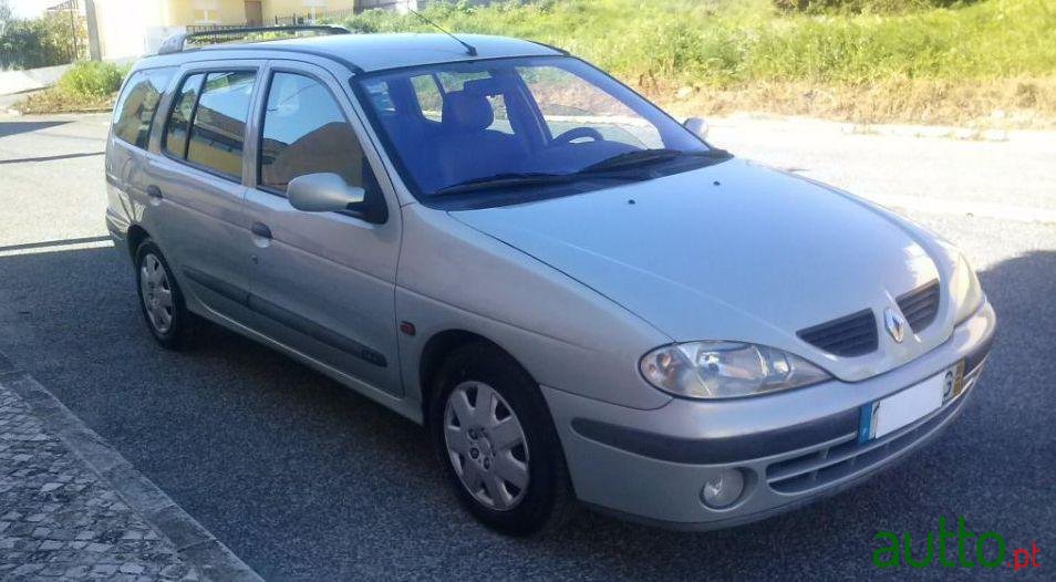 2000' Renault Megane Break photo #2