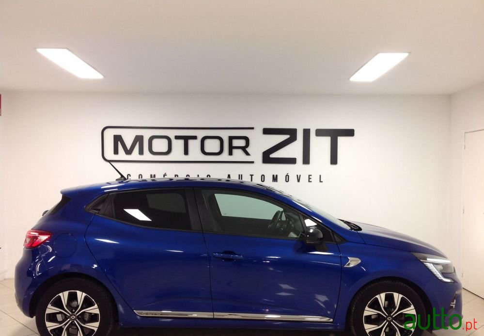 2021' Renault Clio photo #4