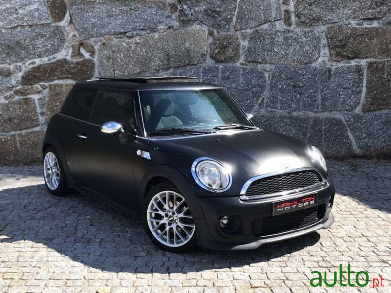 2011' MINI Cooper photo #1