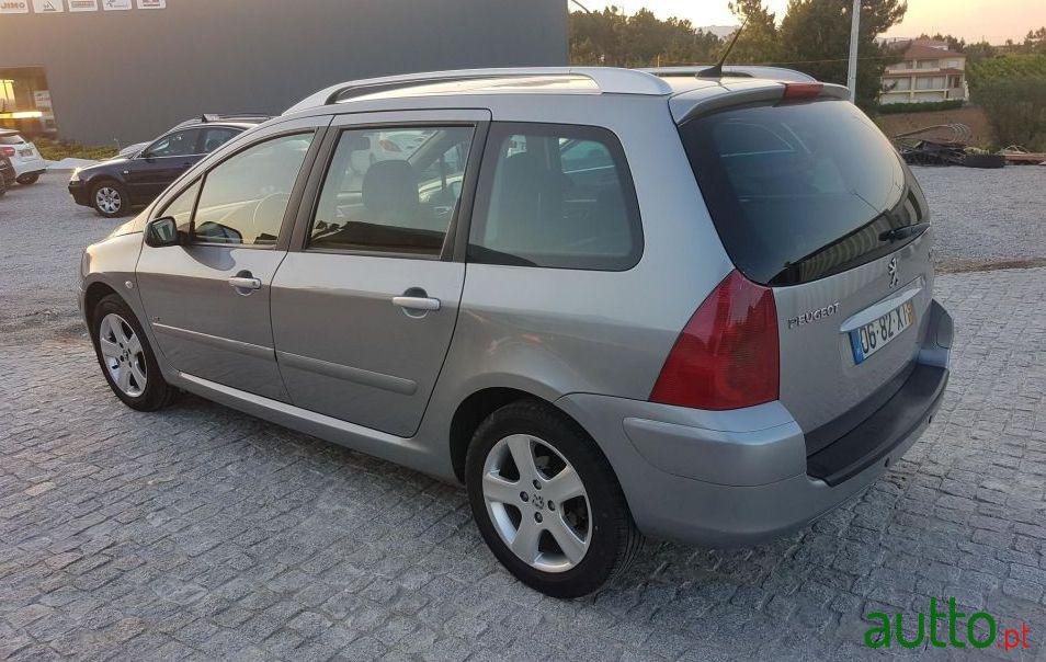 2005' Peugeot 307-Sw photo #1