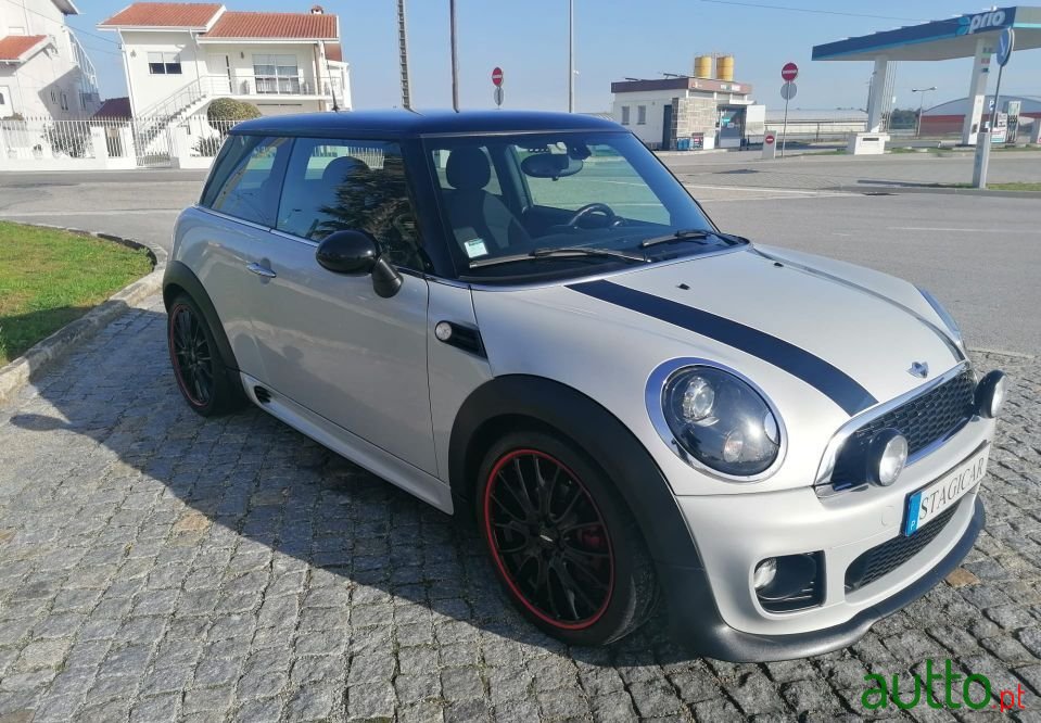 2014' MINI Cooper photo #2