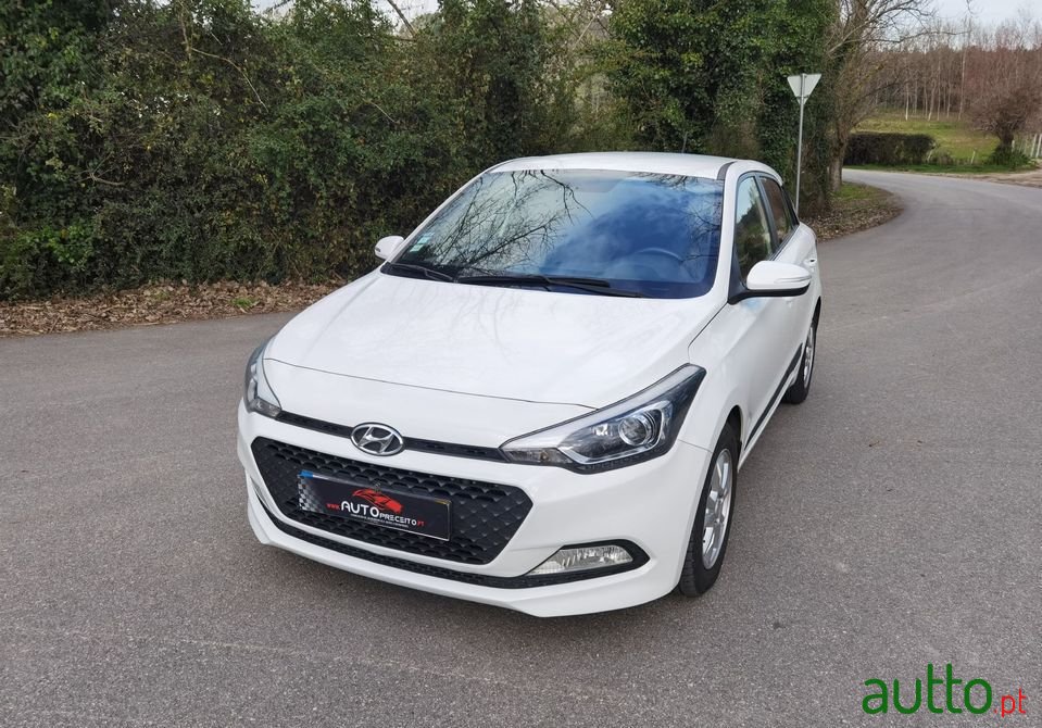 2016' Hyundai i20 photo #1