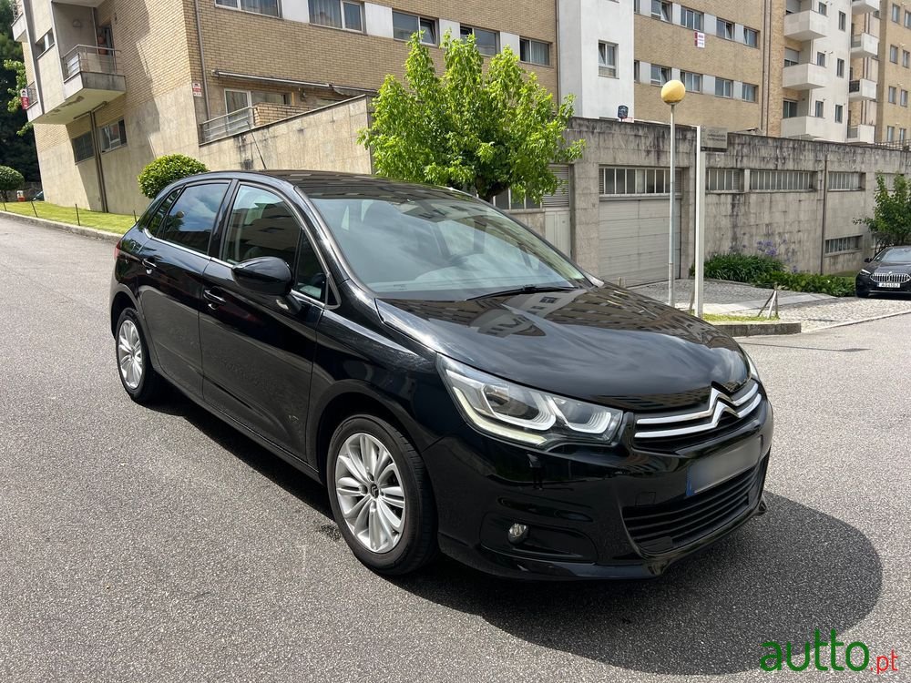 2017' Citroen C4 photo #2