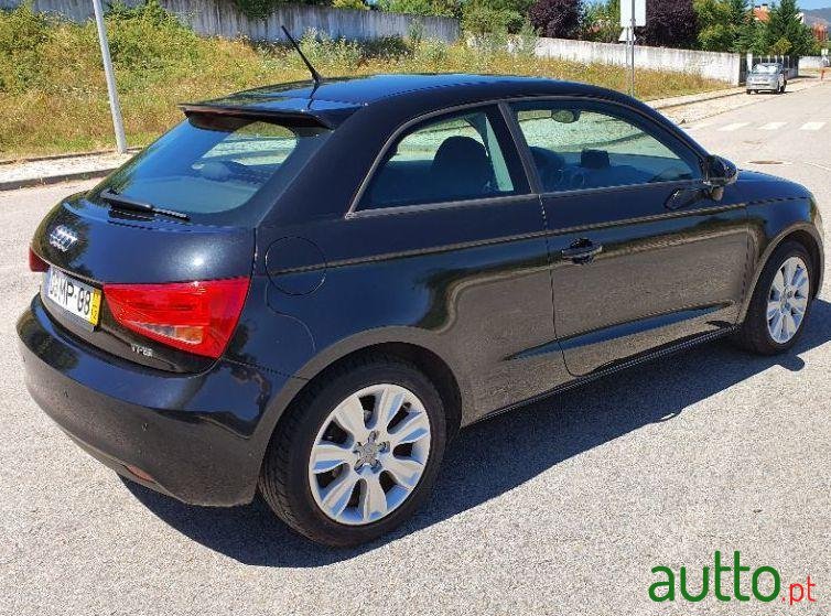 2011' Audi A1 Sportback photo #3