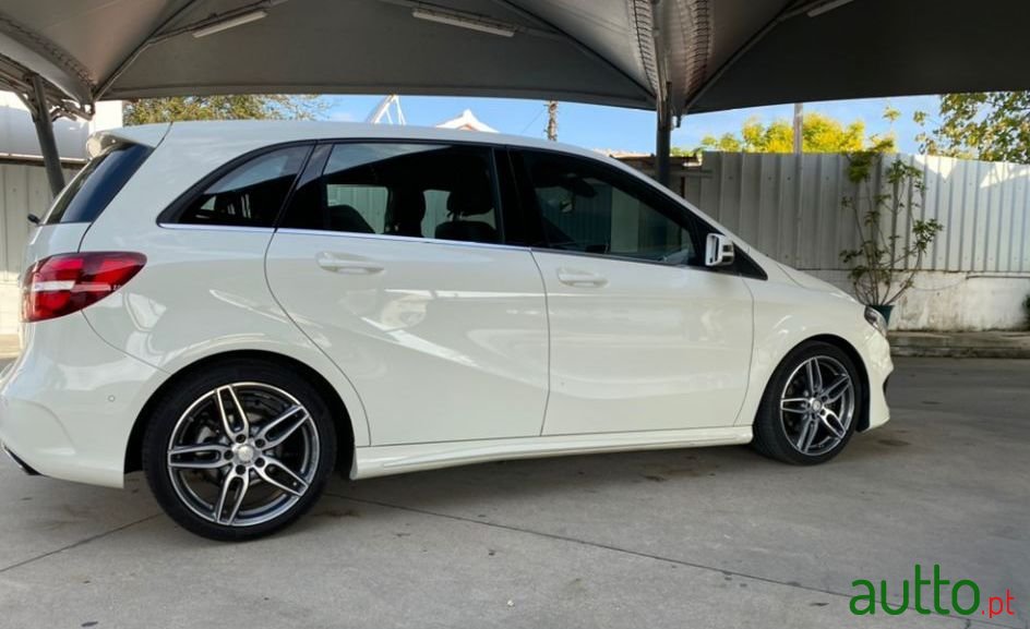 2016' Mercedes-Benz B-180 Amg photo #1