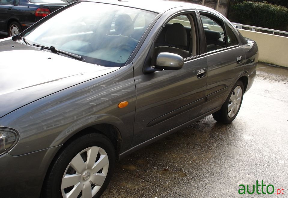 2003' Nissan Almera photo #3