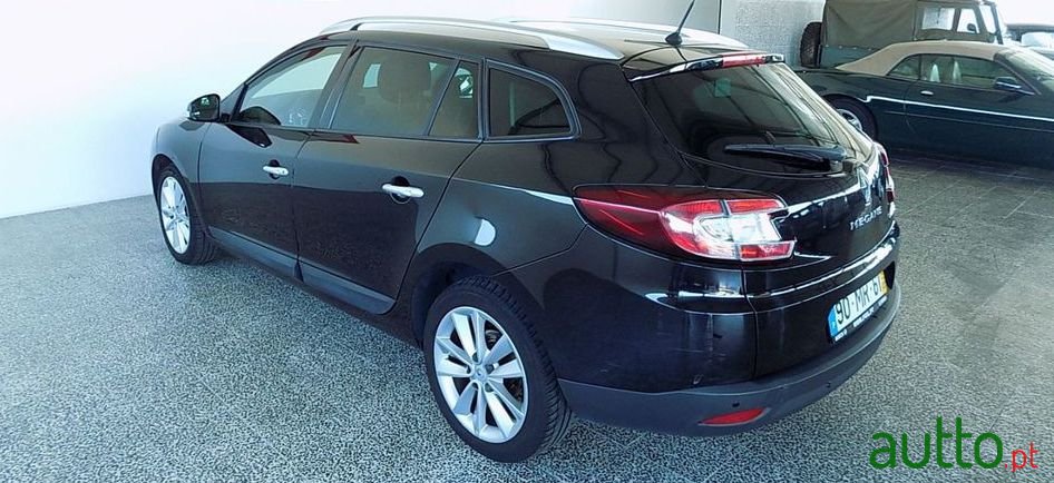 2012' Renault Megane Sport Tourer photo #3