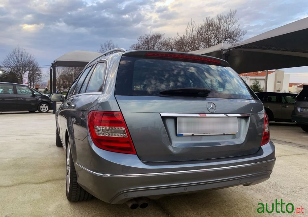 2011' Mercedes-Benz C 200 photo #6
