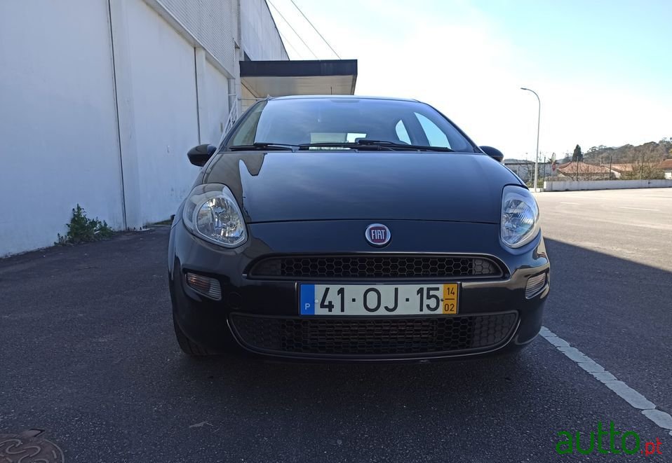 2014' Fiat Punto photo #1