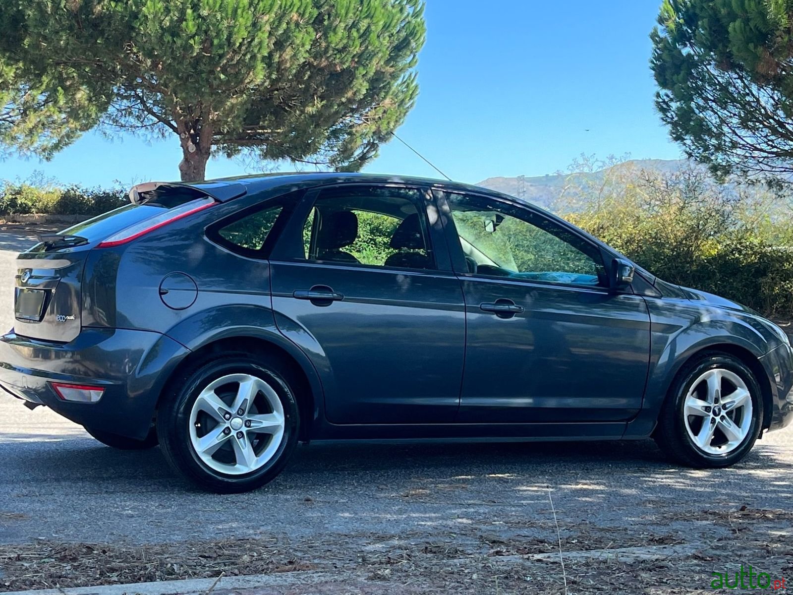 2009' Ford Focus photo #5