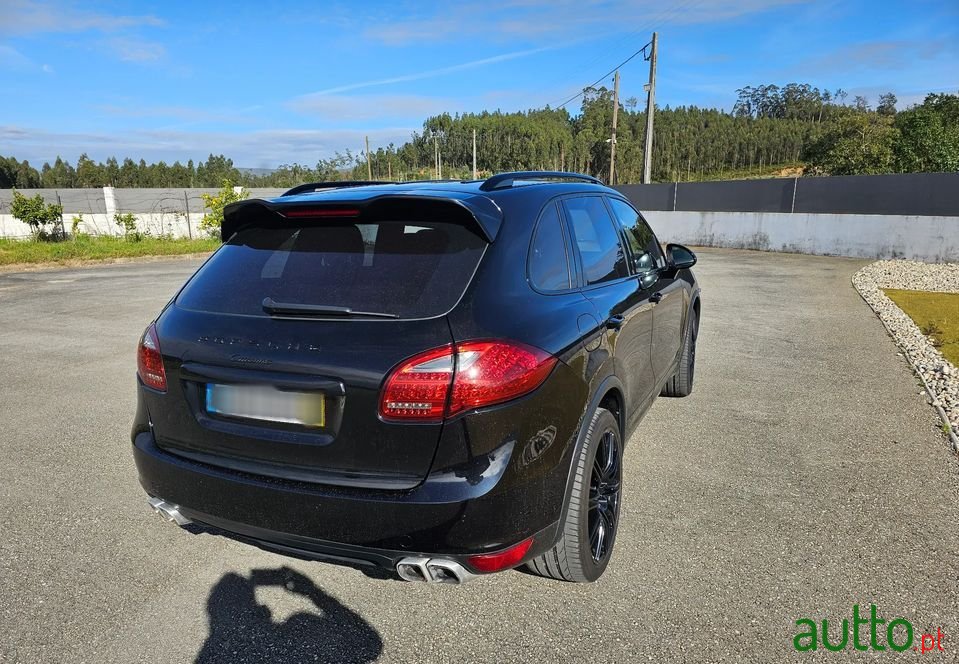 2012' Porsche Cayenne photo #2