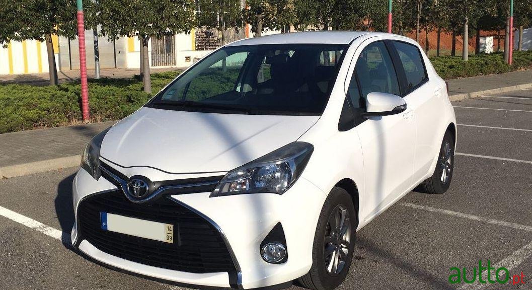 2014' Toyota Yaris photo #2