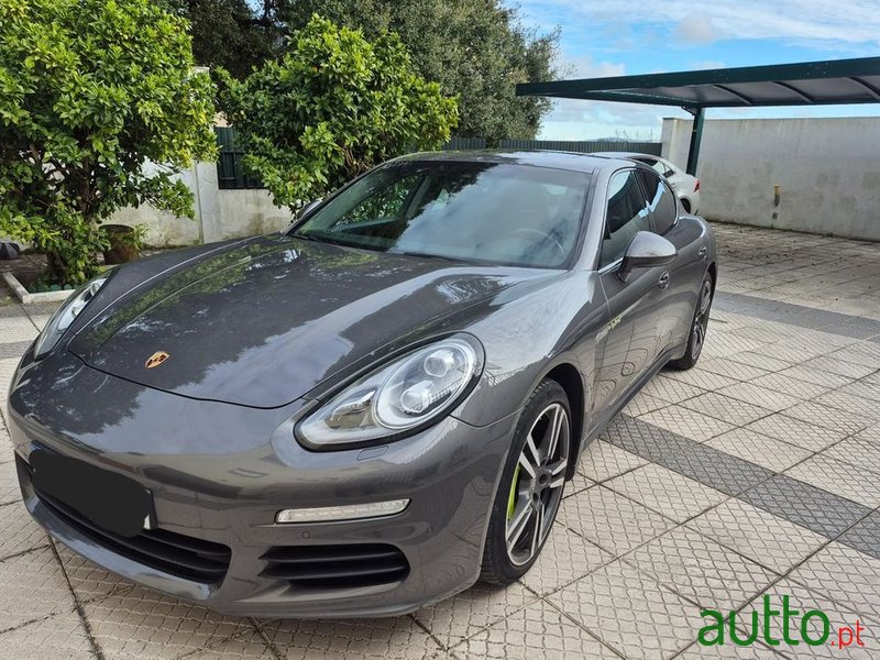 2016' Porsche Panamera S E-Hybrid photo #5