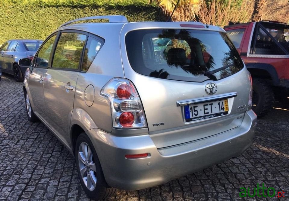 2007' Toyota Corolla Verso photo #4