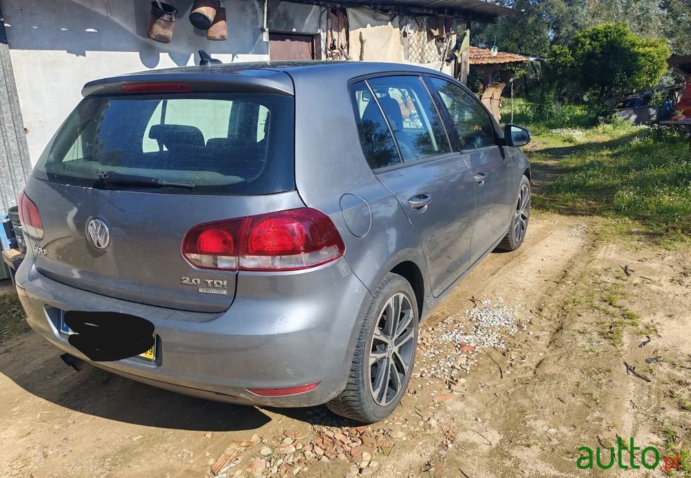 2010' Volkswagen Golf photo #3