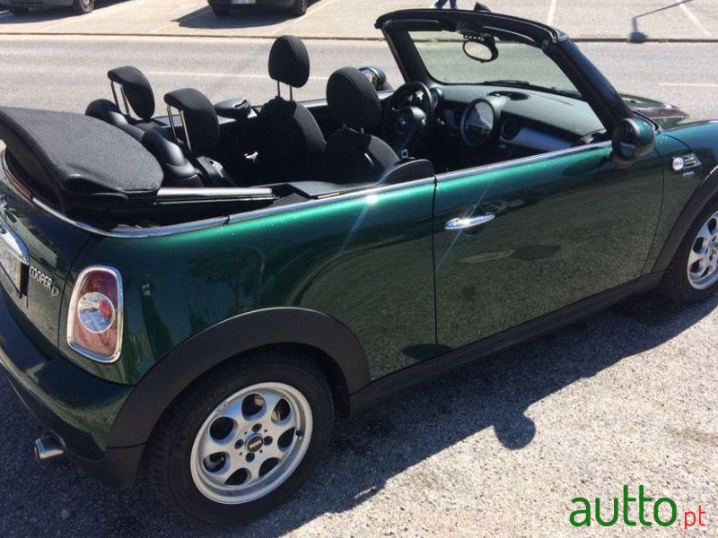 2014' MINI Cabrio photo #2