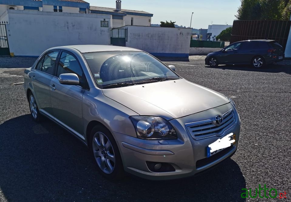 2008' Toyota Avensis photo #1