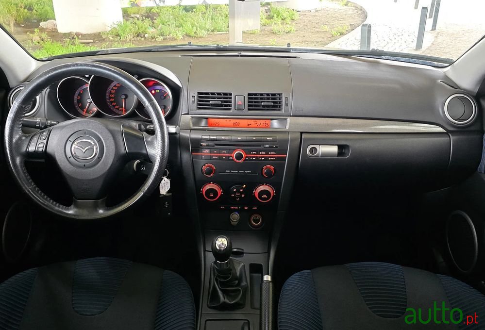 2006' Mazda 3 Hatchback photo #6
