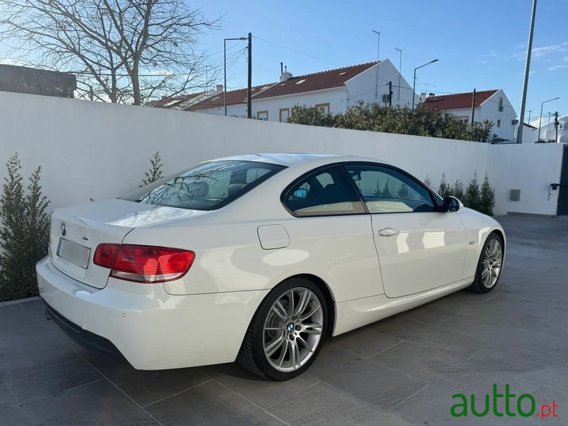 2009' BMW Série 3 I photo #6