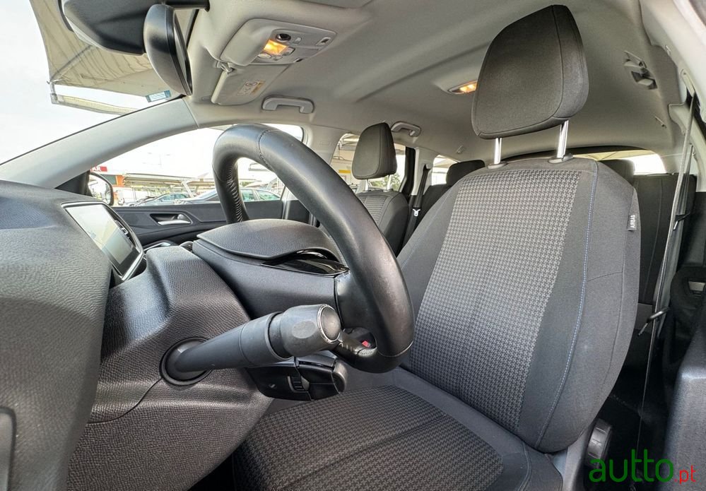 2020' Peugeot 308 Sw photo #3