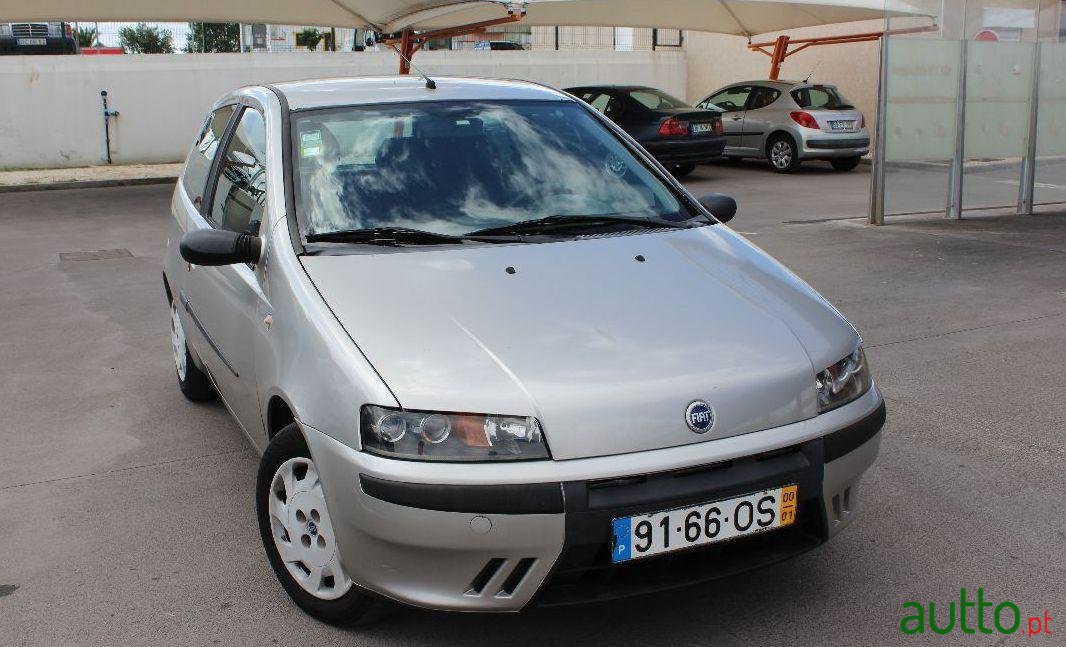 2001' Fiat Punto photo #1