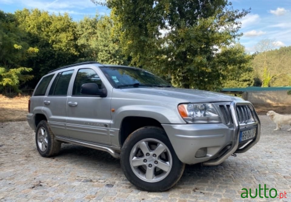 2002' Jeep Grand Cherokee photo #2