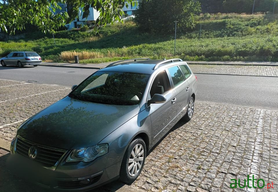 2006' Volkswagen Passat Variant photo #2