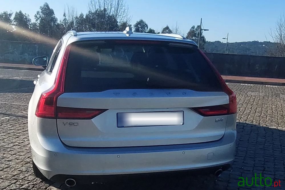 2017' Volvo V90 photo #4