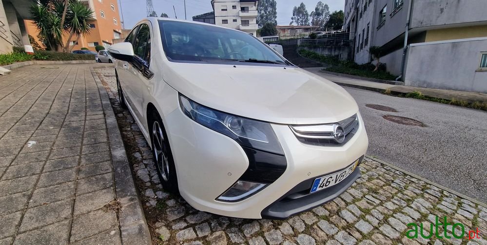 2012' Opel Ampera photo #2